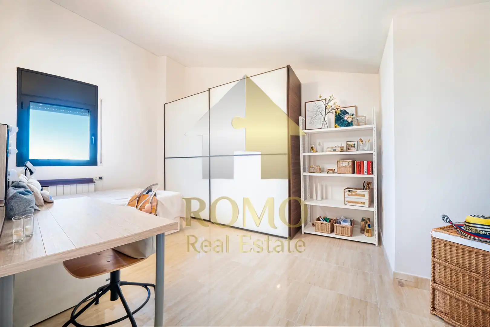 Habitación de Dúplex en venta en Canovelles con Aire acondicionado, Calefacción y Balcón