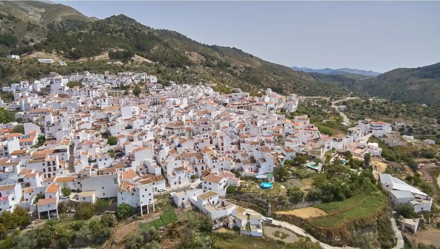 Vista exterior de Casa adosada en venta en Canillas de Aceituno
