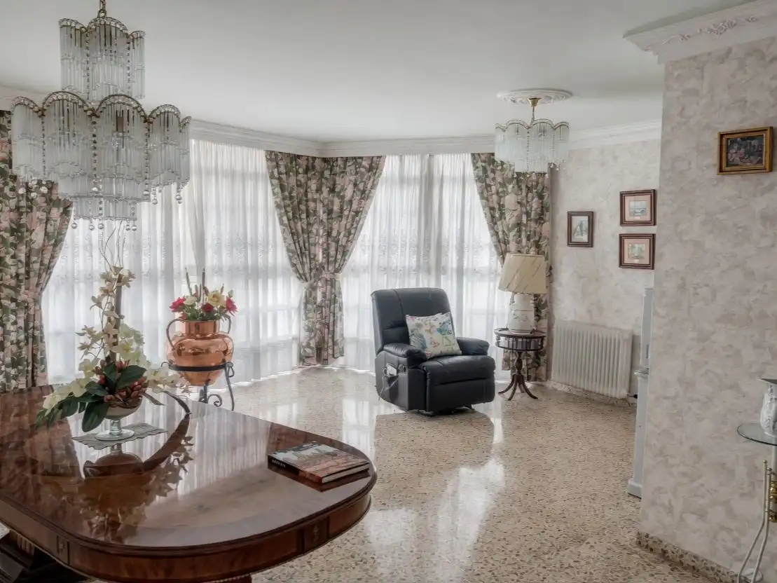 Flat with lift for sale in Alfons el magnanim 12