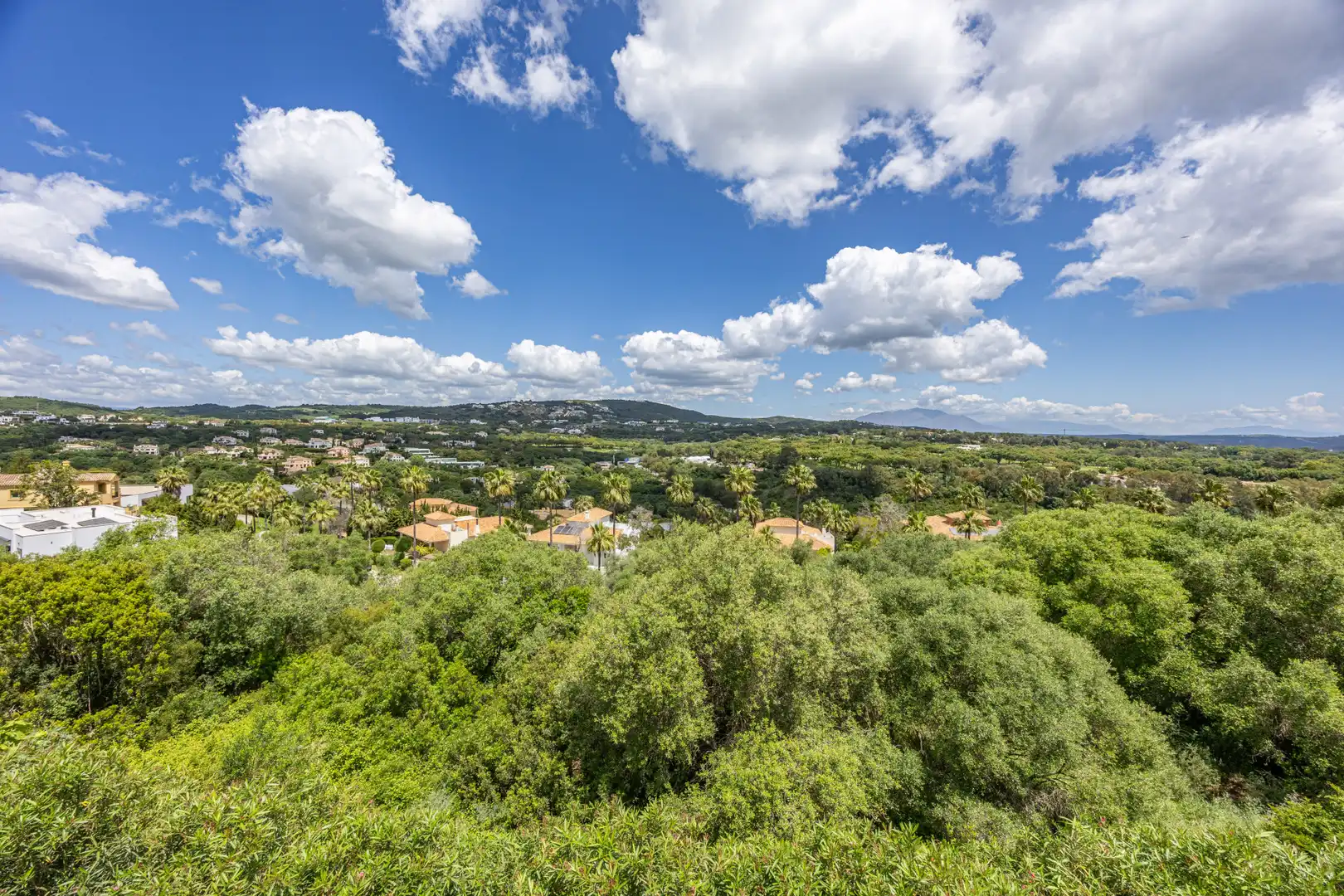Vista exterior de Casa o chalet en venta en Sotogrande con Aire acondicionado, Jardín privado y Terraza