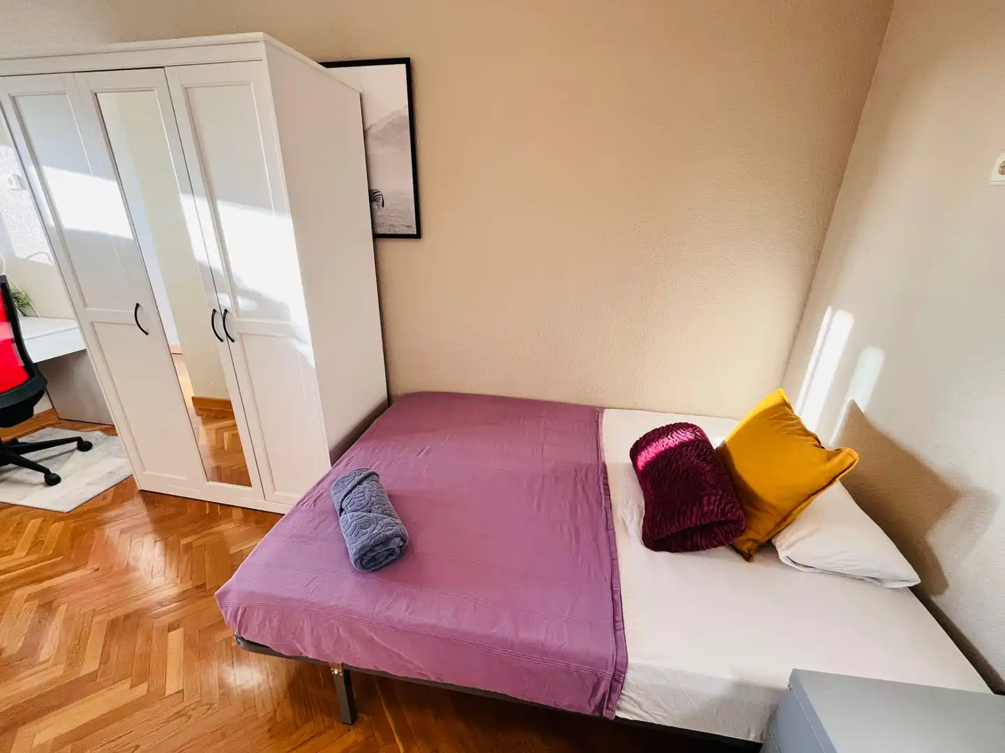 Bedroom of Flat for share in Madrid  with Air Conditioner, Heating and Furnished