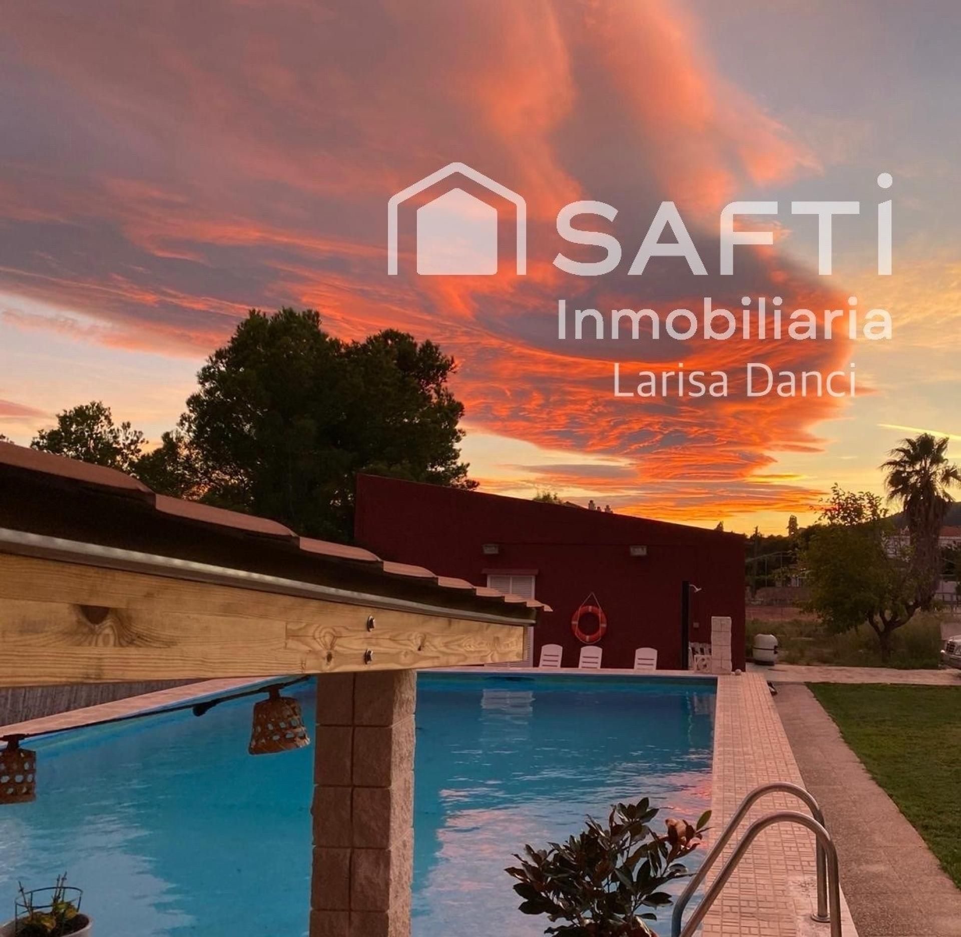 Vista exterior de Casa o xalet en venda en Alcanar amb Calefacció, Terrassa i Piscina