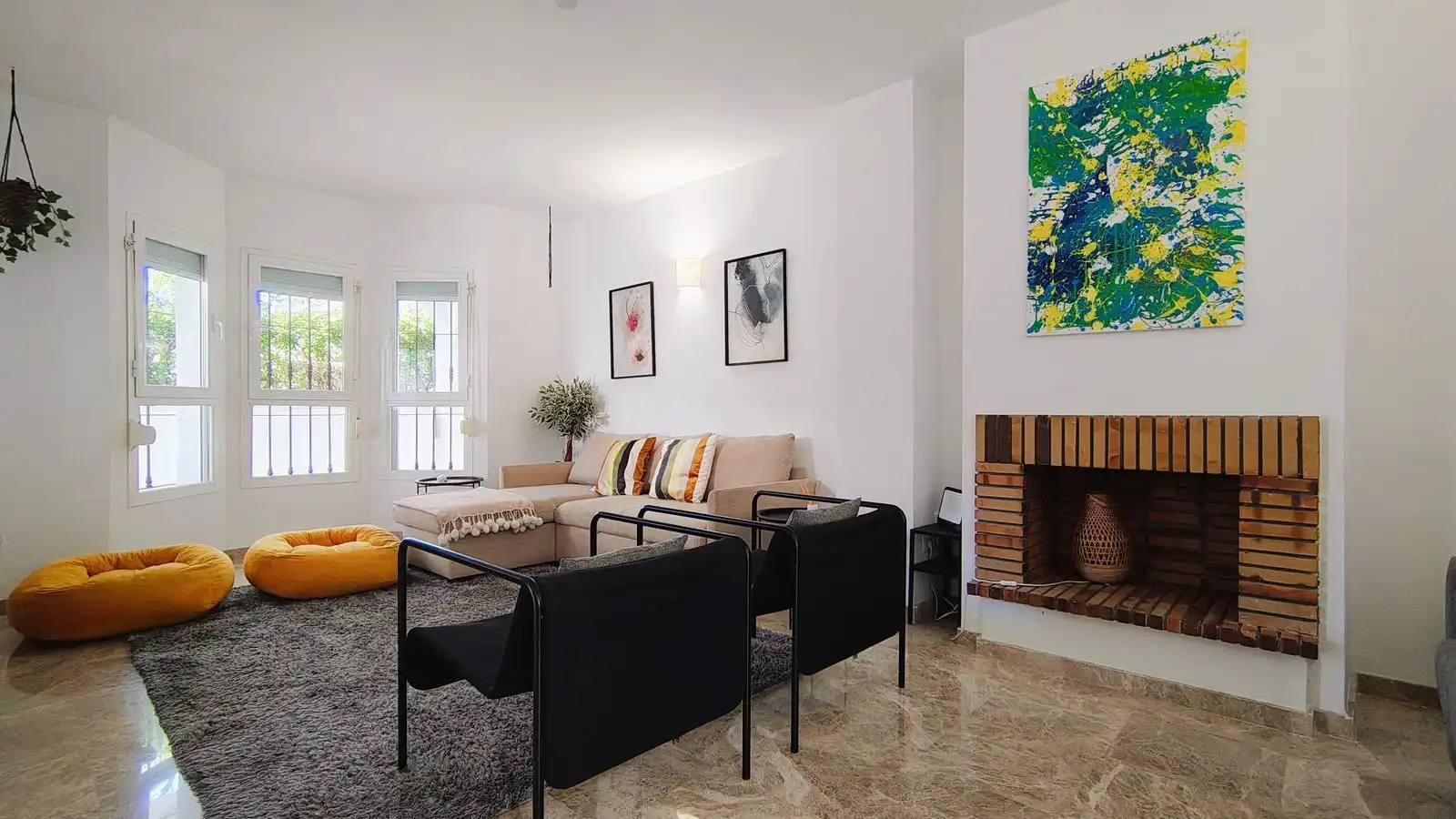 Sala d'estar de Pis en venda en Marbella amb Aire condicionat, Terrassa i Moblat