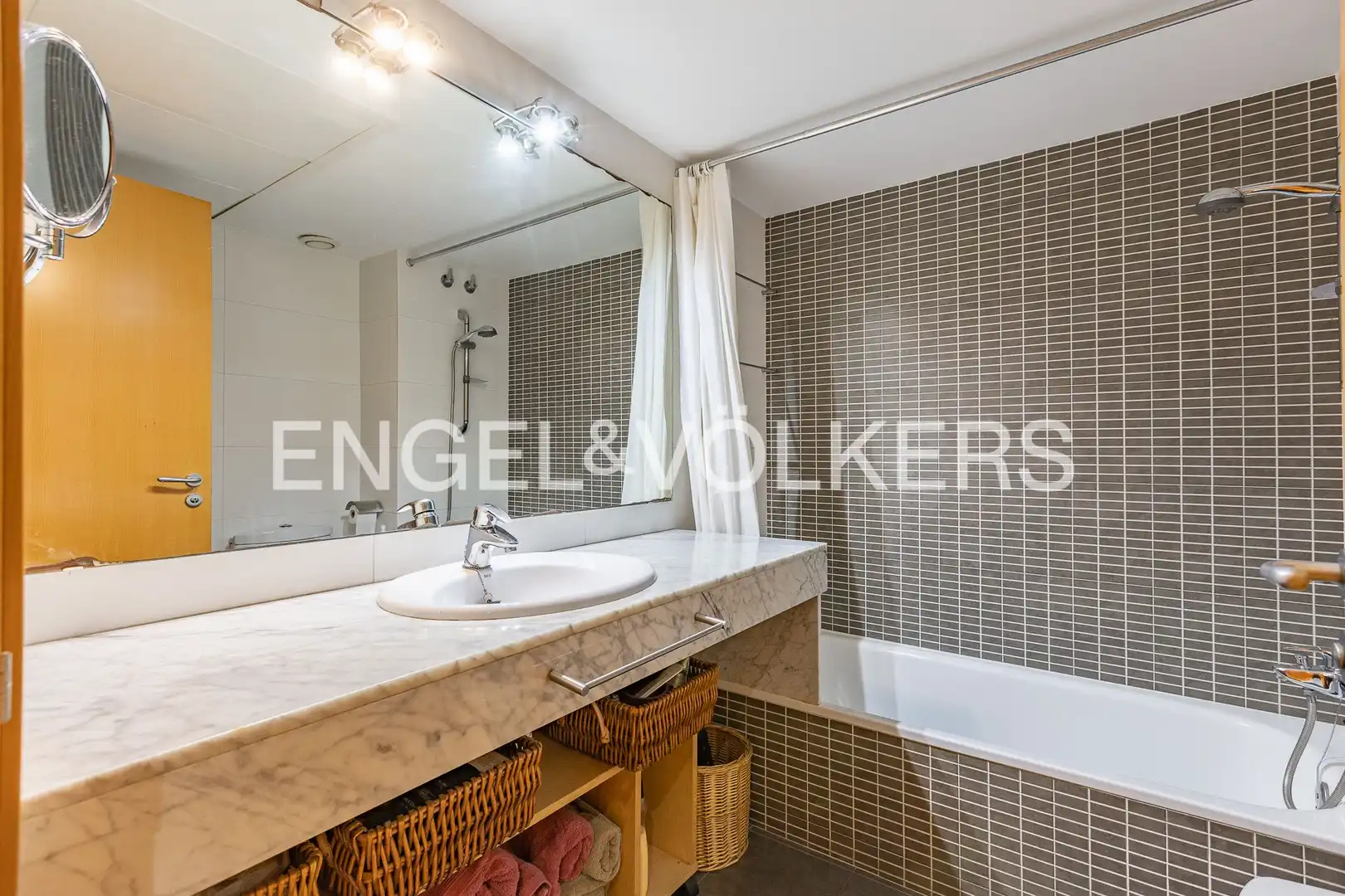 Baño de Piso en venta en Barcelona con Aire acondicionado, Calefacción y Parquet