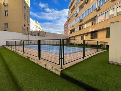 Swimming pool of Flat to rent in  Madrid Capital  with Heating, Terrace and Community pool