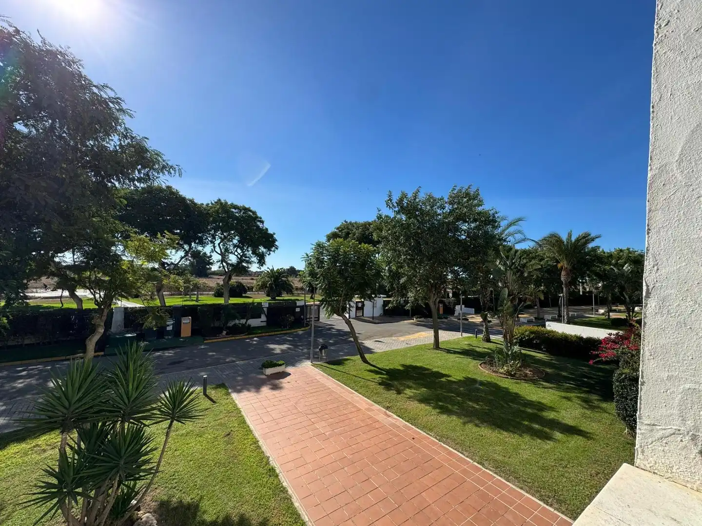 Vista exterior de Apartamento en venta en Rota con Terraza y Piscina comunitaria