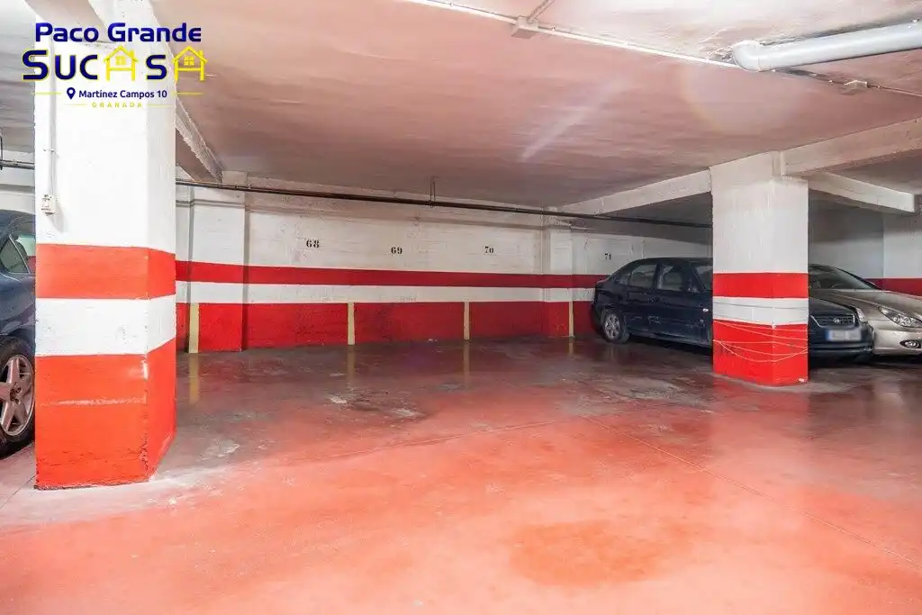 Aparcament de Garatge en venda en Granada
