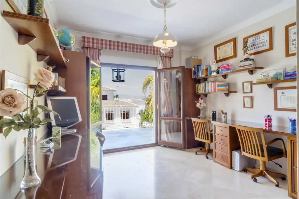 Habitación de Casa o chalet en venta en Alhaurín El Grande con Aire acondicionado, Calefacción y Jardín privado