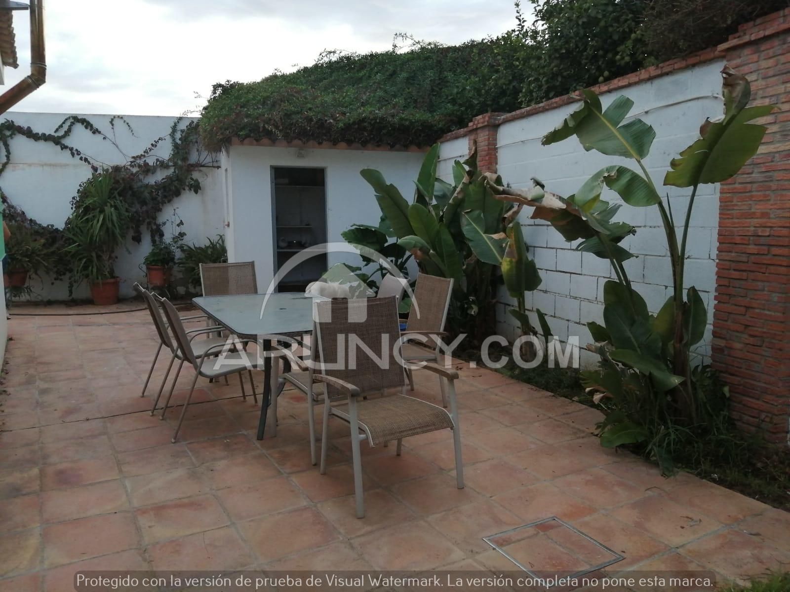 House or chalet for sale in Oromana