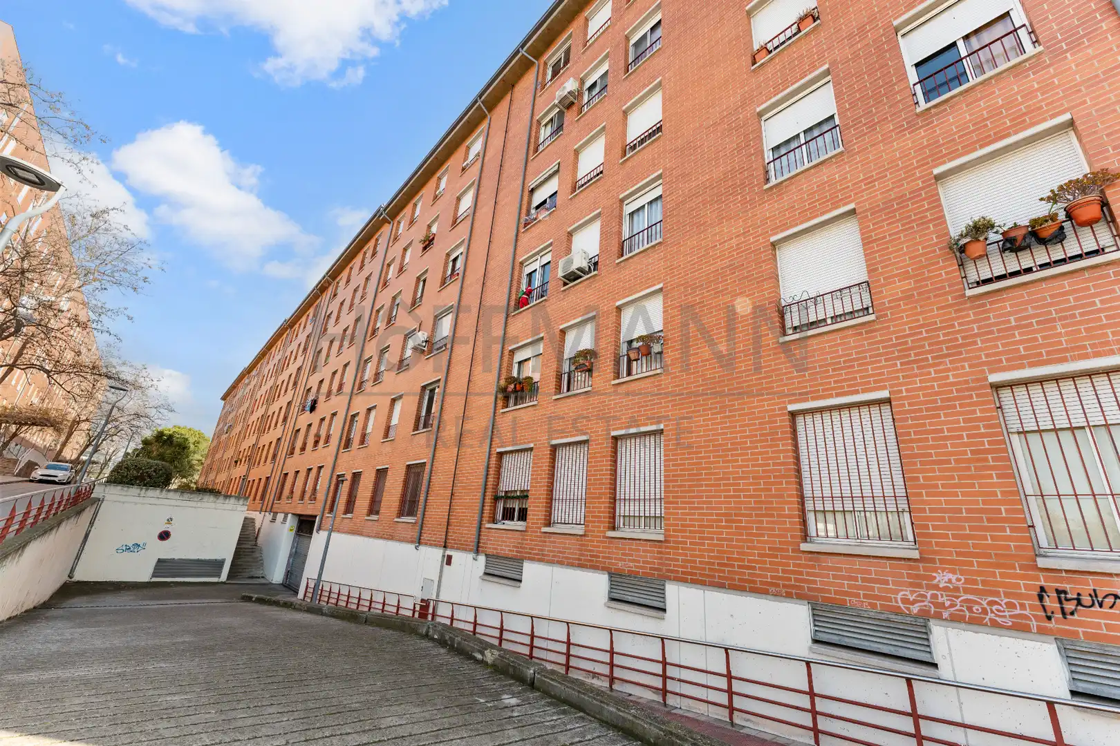 Exterior view of Flat for sale in Terrassa  with Air Conditioner, Heating and Furnished
