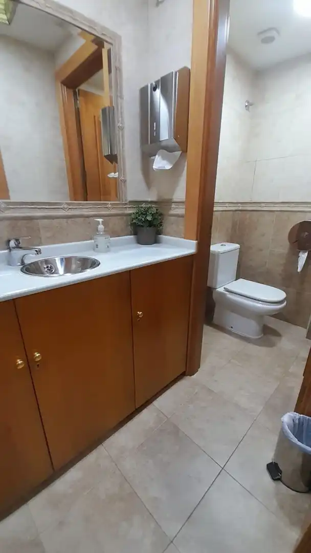 Baño de Nave industrial en traspaso en Valdemoro