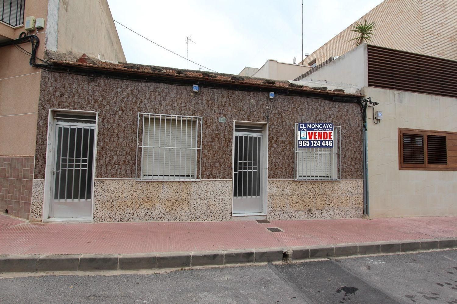 Vista exterior de Casa o xalet en venda en Guardamar del Segura amb Calefacció i Traster