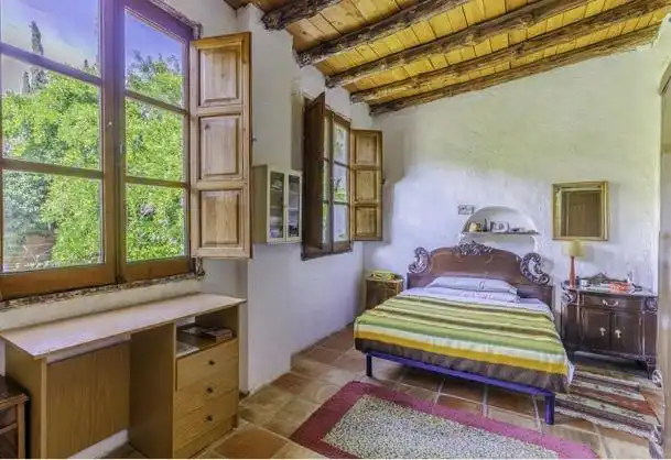 Dormitori de Casa o xalet en venda en Turón amb Jardí privat, Terrassa i Traster