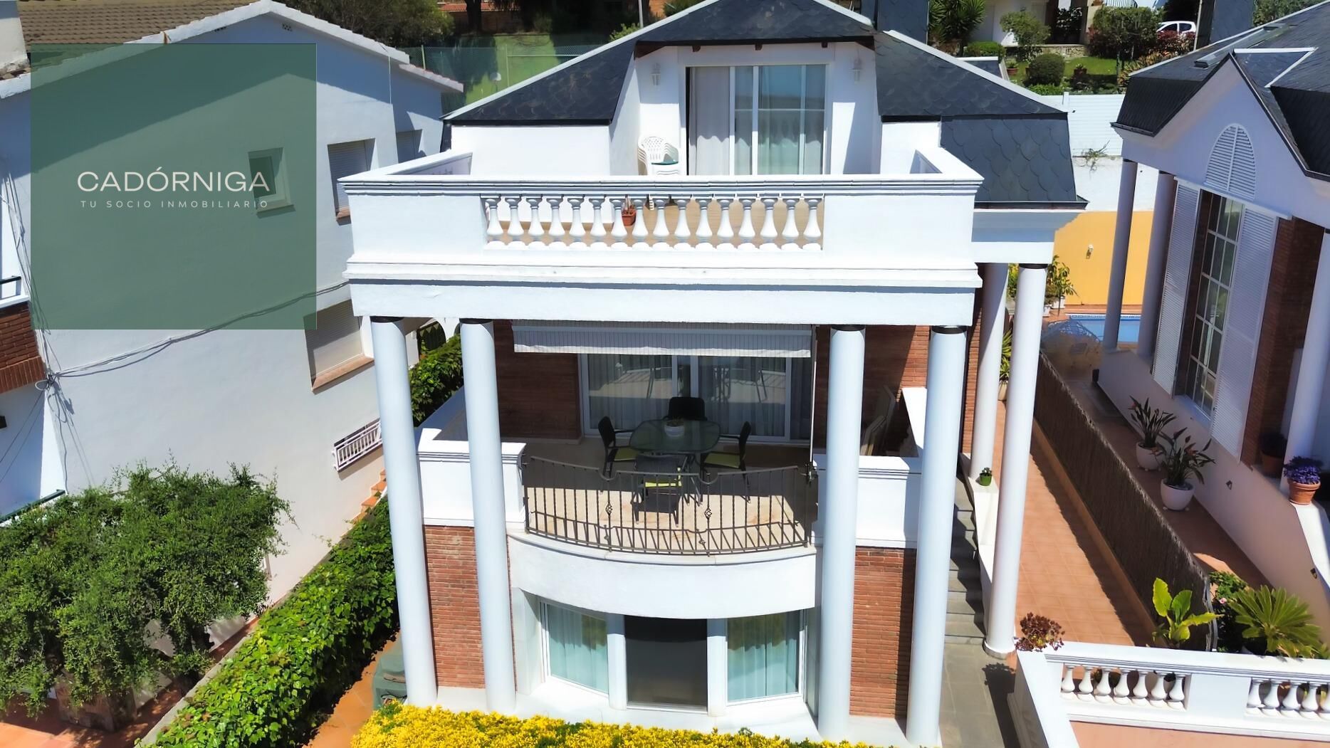 Vista exterior de Casa o chalet en venta en El Masnou con Aire acondicionado, Calefacción y Jardín privado