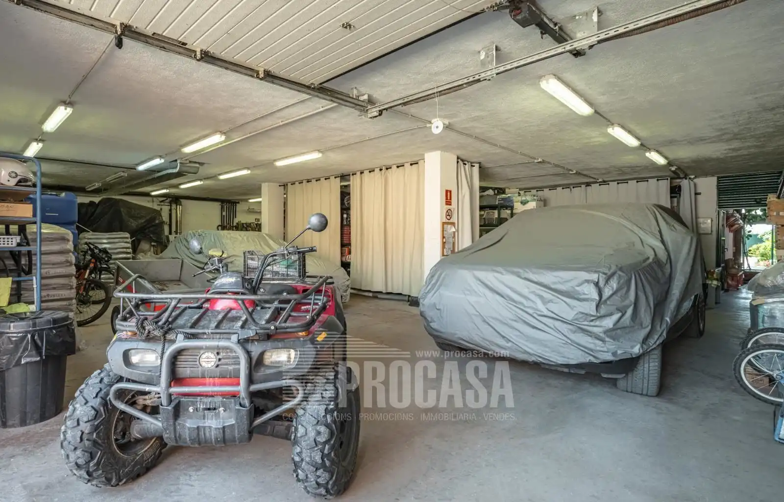 Parking of Houses for sale in Masarac i Vilarnadal  with Air Conditioner, Storage room and Swimming Pool