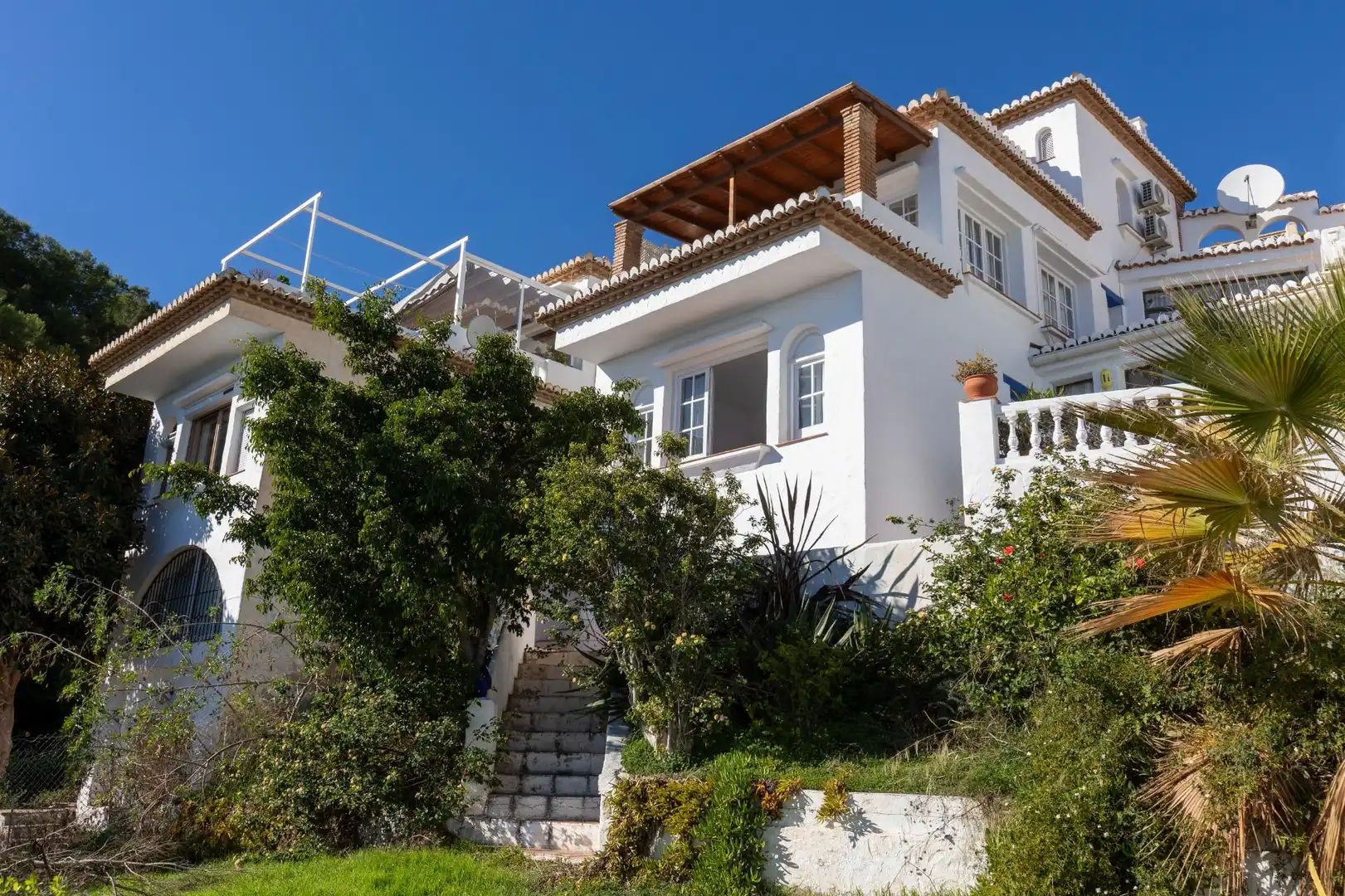 Vista exterior de Casa o chalet en venta en Almuñécar con Aire acondicionado, Jardín privado y Terraza