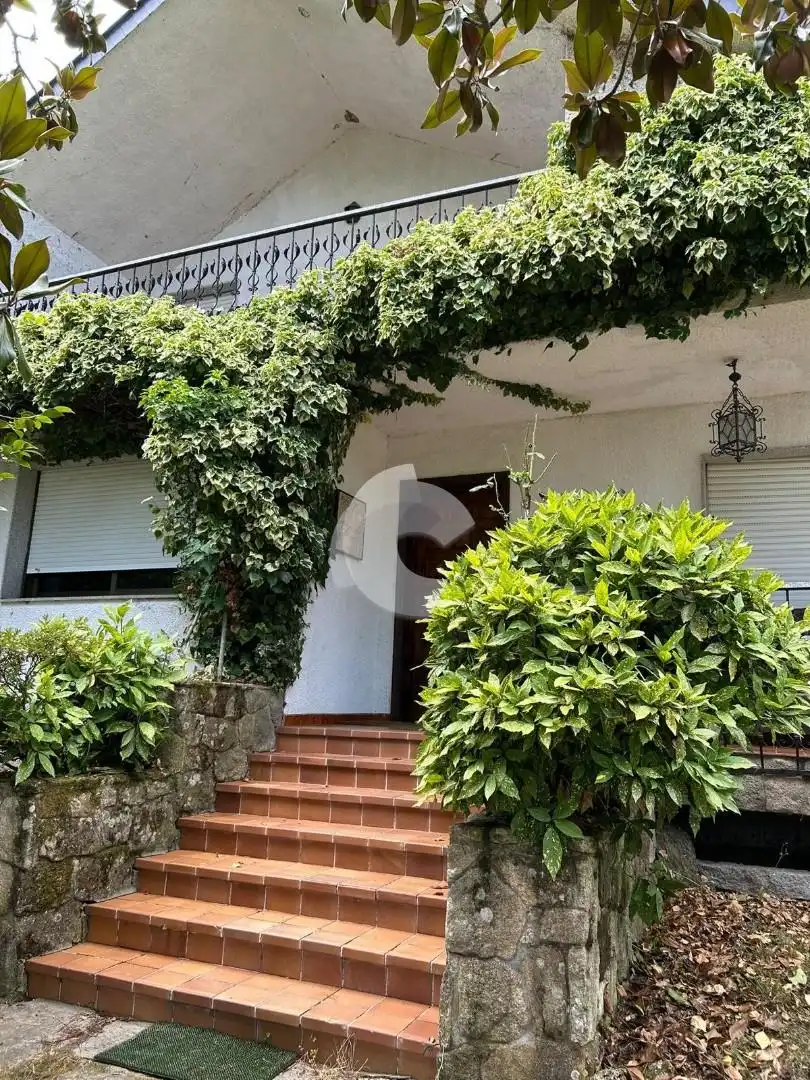 House with terrace for sale in San Cibrao das Viñas
