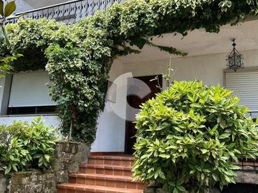 Casa amb balcó en venda a San Cibrao das Viñas