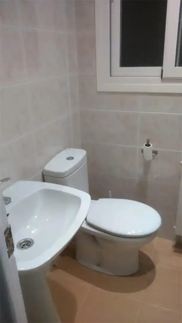 Badezimmer von Wohnung zur untervermieten in Residencia
