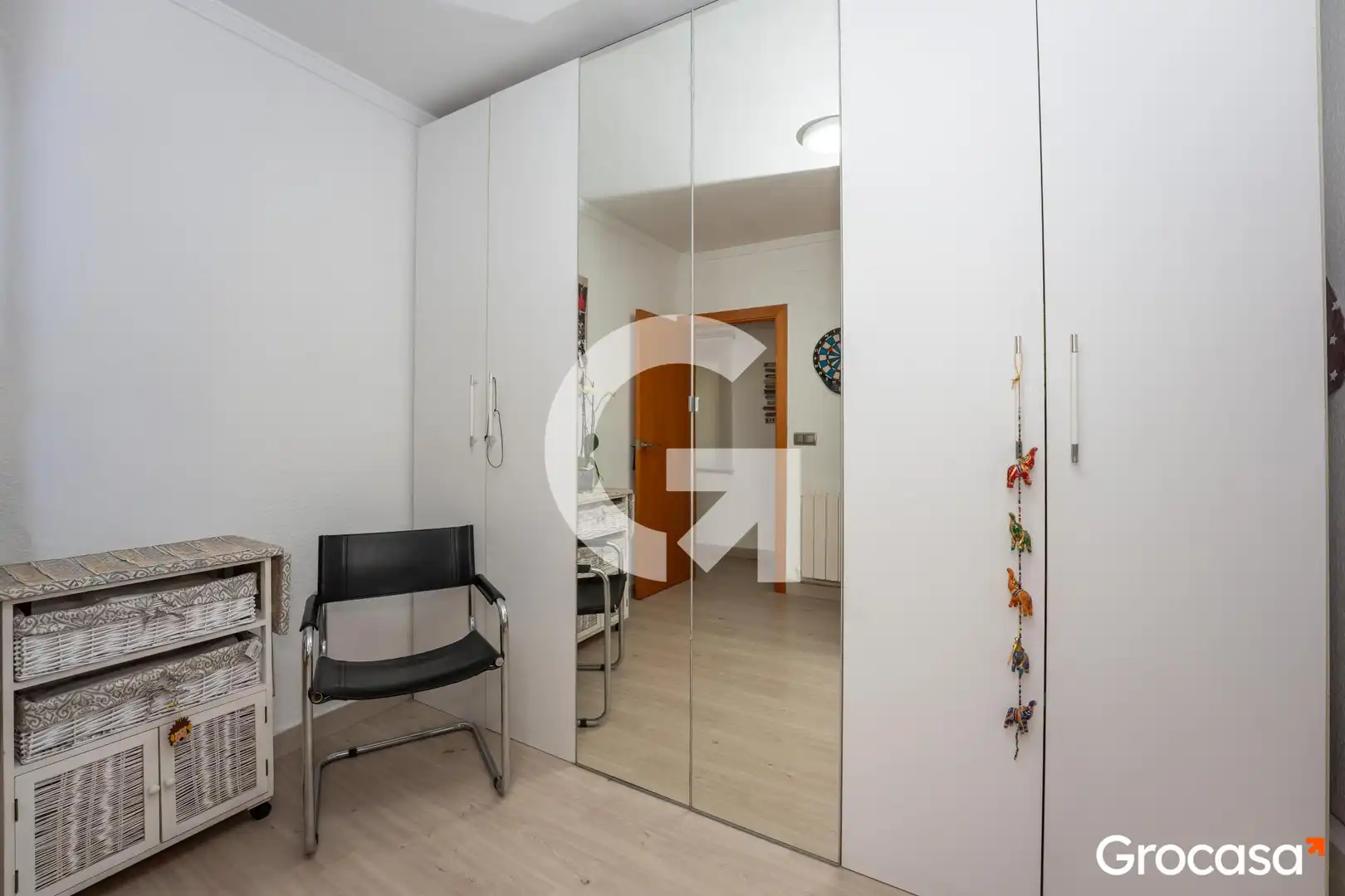 Schlafzimmer von Dachboden zum Verkauf in Cornellà de Llobregat mit Klimaanlage, Heizung und Terrasse