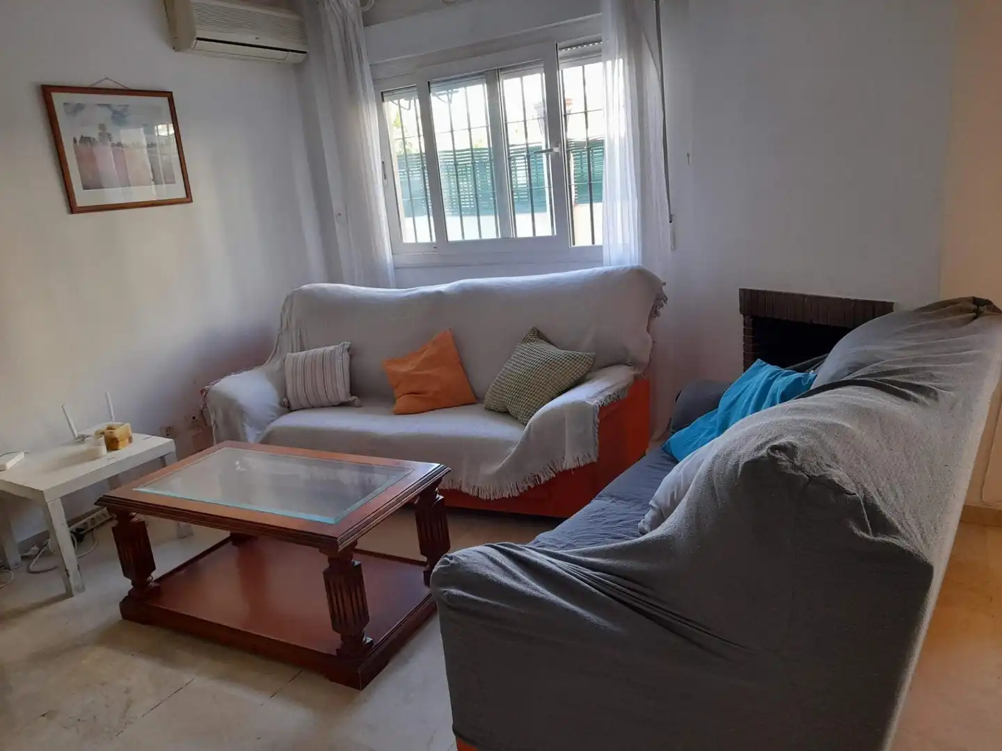 Sala d'estar de Casa o xalet de lloguer en Granada amb Calefacció, Jardí privat i Moblat