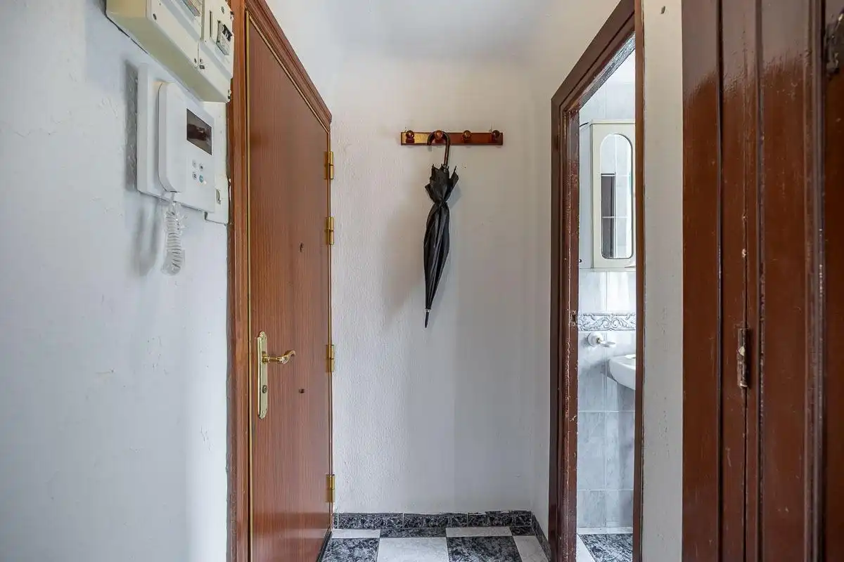 Piso en venta en Granada con Balcón