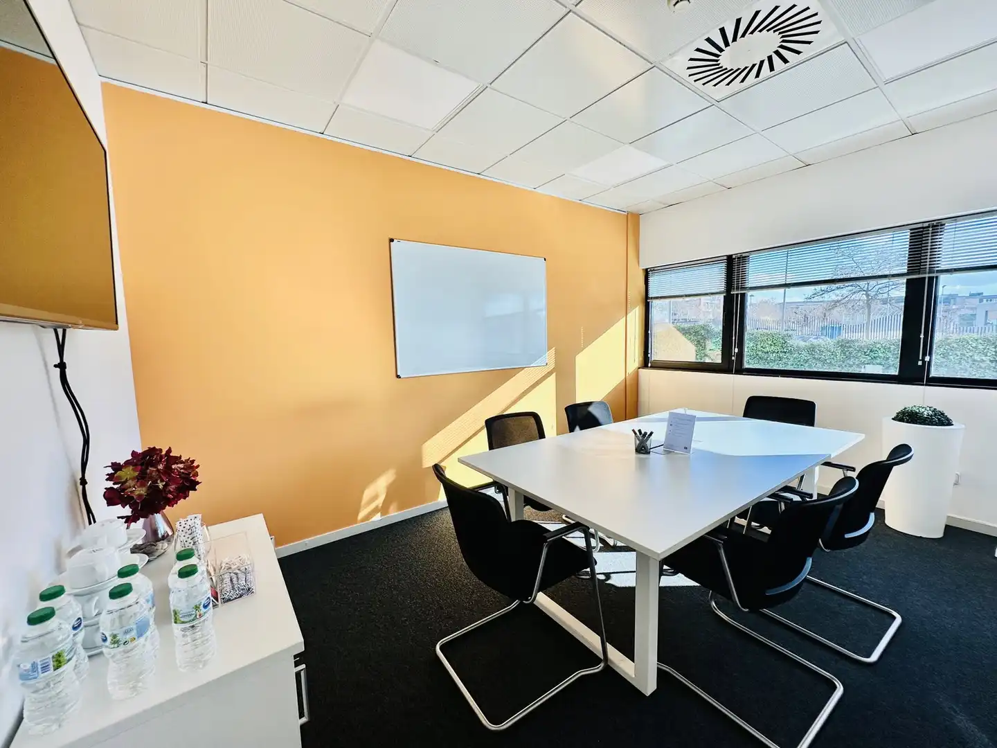 Büro zur Miete in Las Rozas de Madrid mit Klimaanlage, Heizung und Möbliert