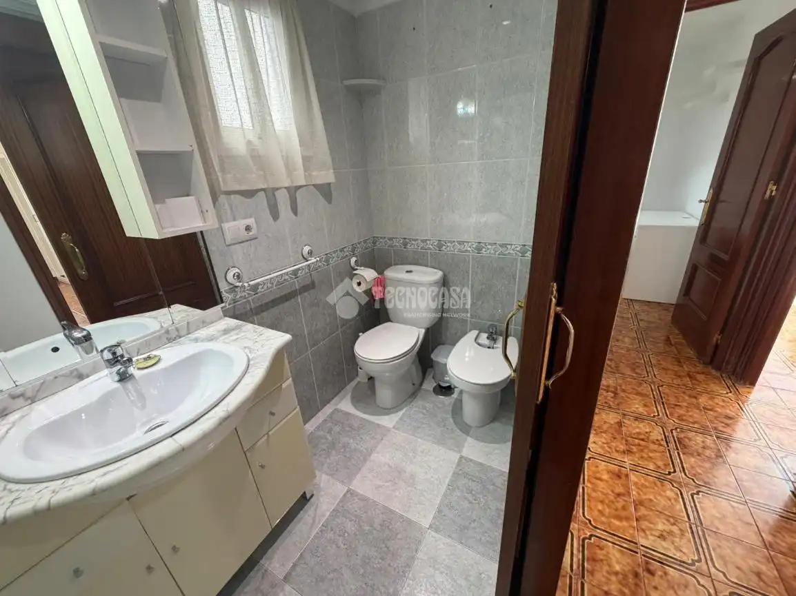 Bany de Pis de lloguer en Sevilla amb Aire condicionat i Balcó