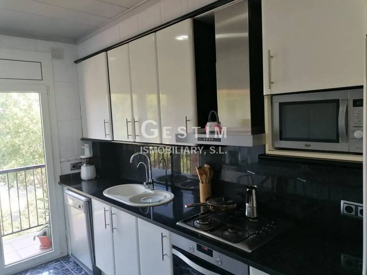 Cocina de Piso en venta en Manlleu con Calefacción, Terraza y Balcón