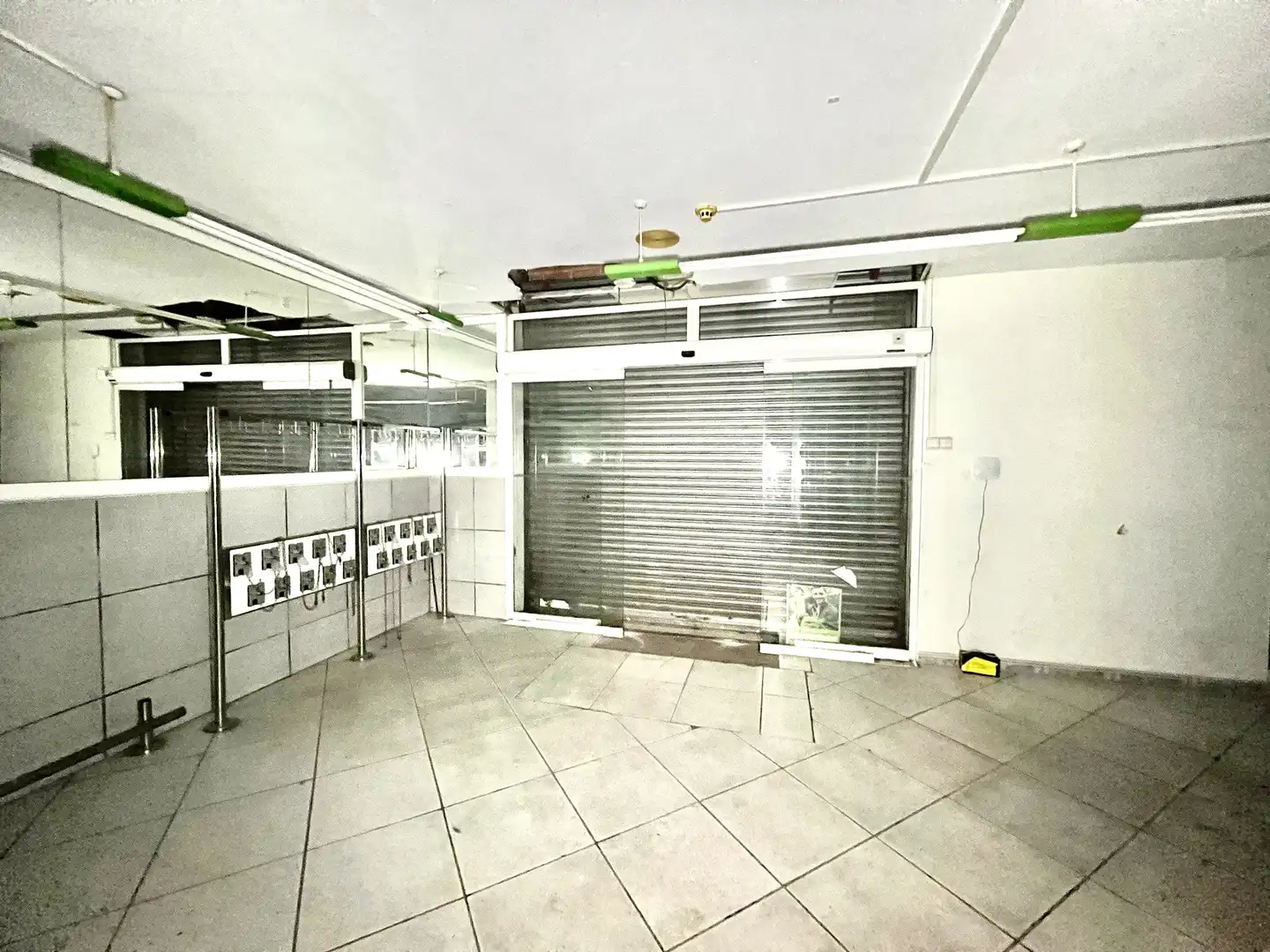 Business premises for sale in Carrer de l'Alcalde Armengou, imagen 7
