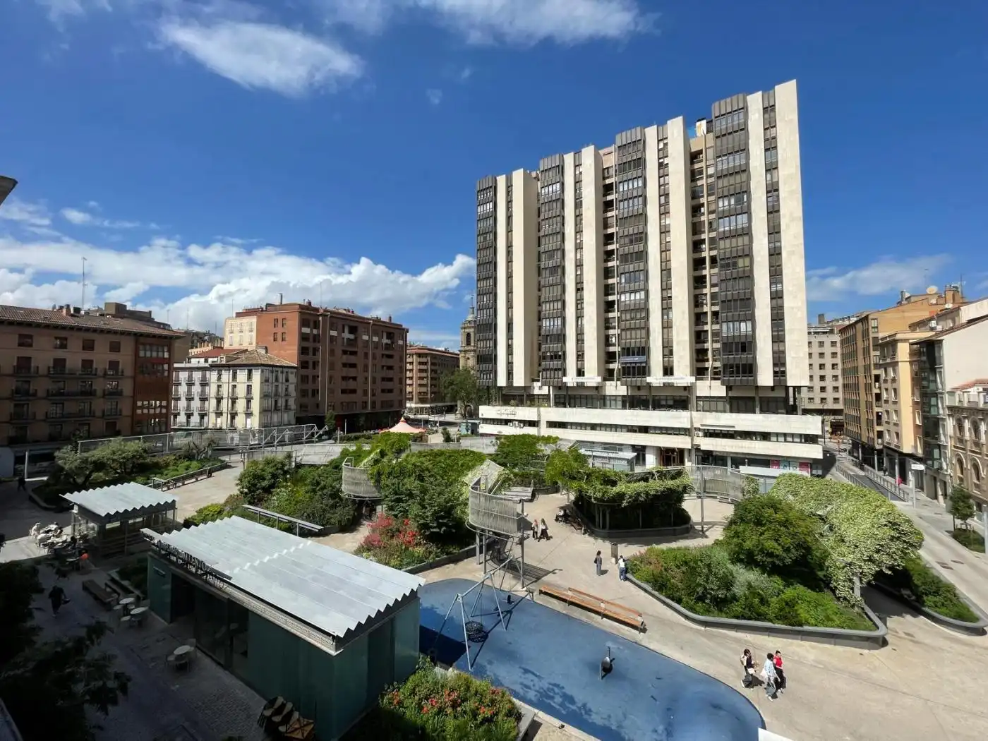 Vista exterior de Dúplex en venda en Zaragoza amb Aire condicionat, Calefacció i Parquet