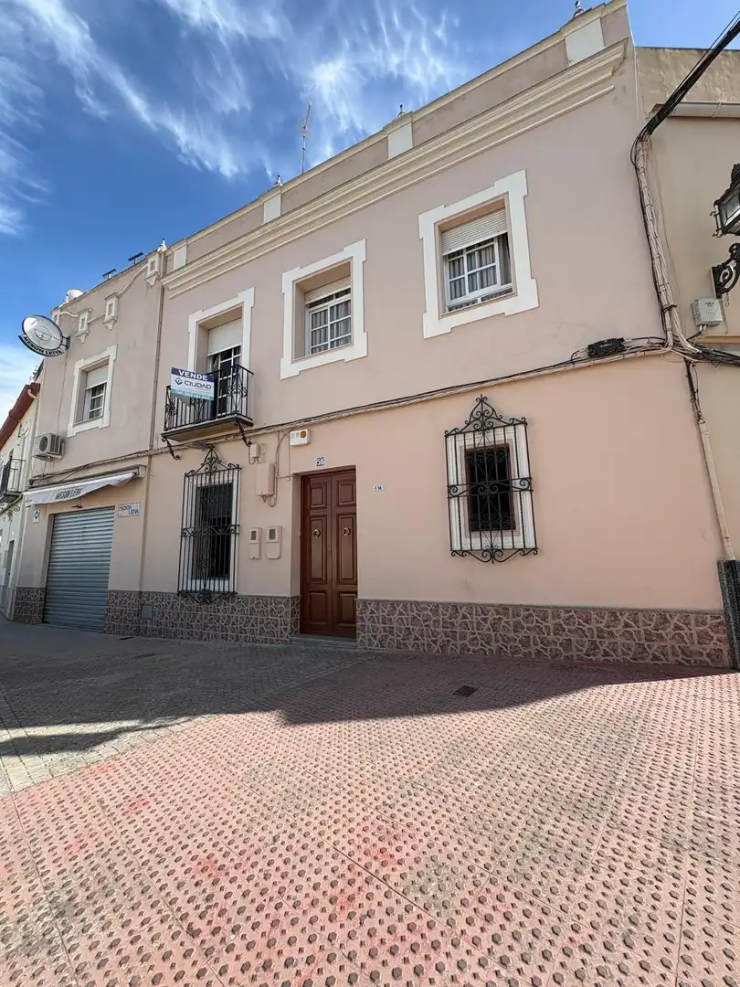 Vista exterior de Casa o chalet en venta en Morón de la Frontera