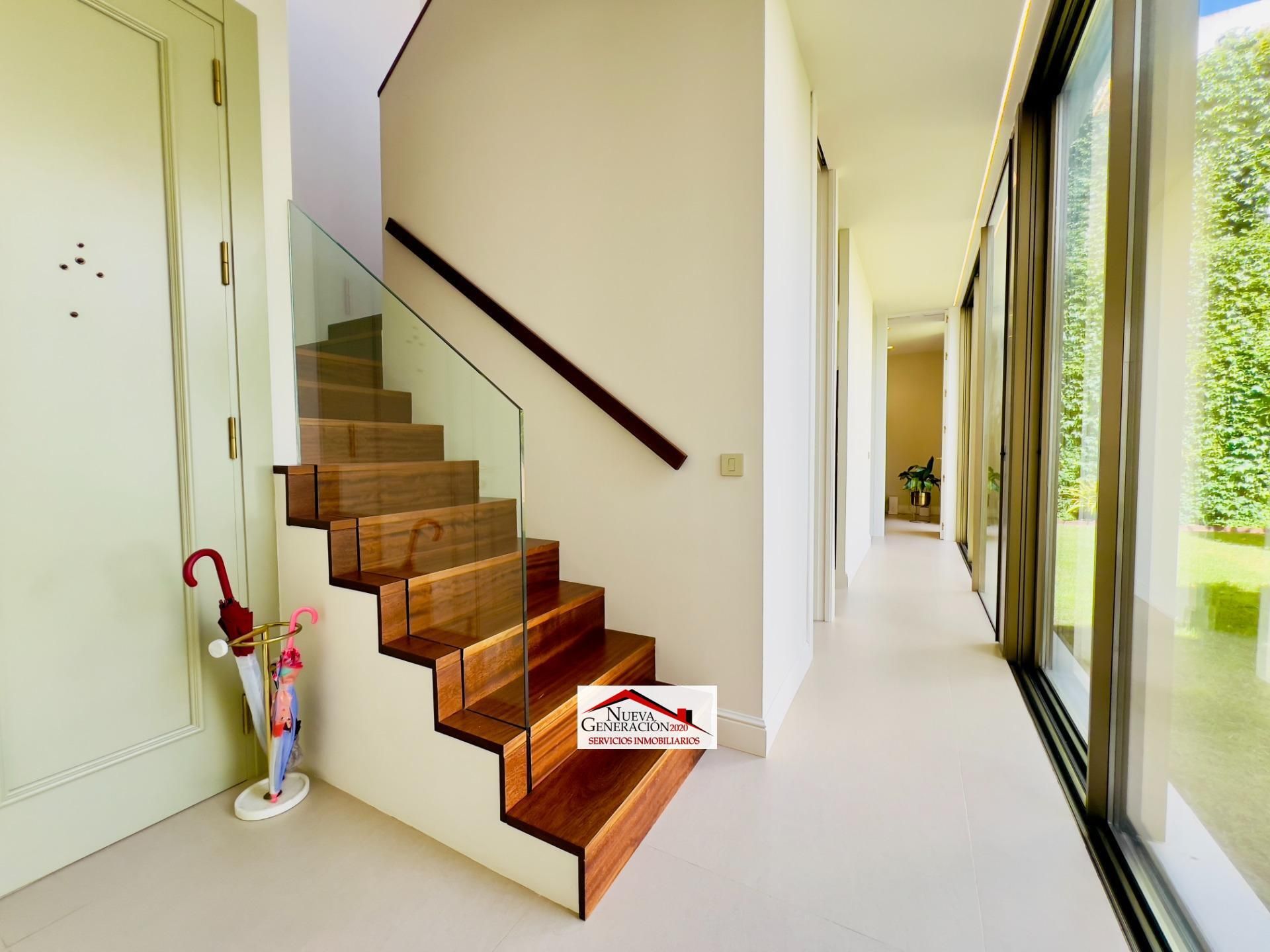 House or chalet for sale in San Fernando  with Air Conditioner, Heating and Private garden