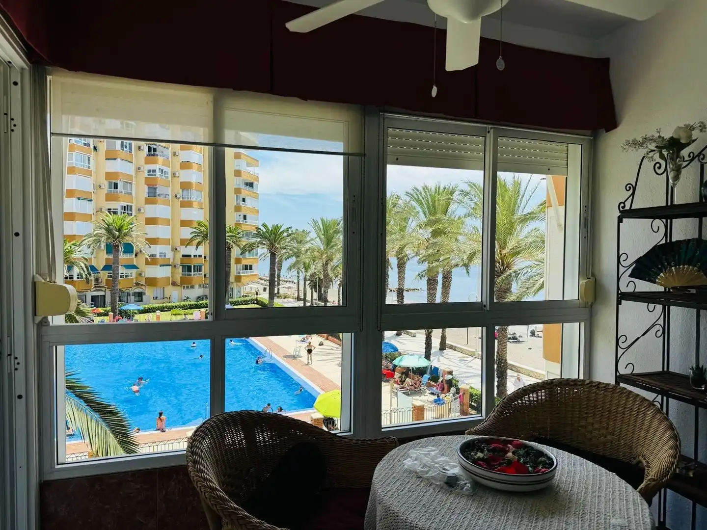 Vista exterior de Pis en venda en Algarrobo amb Piscina comunitària