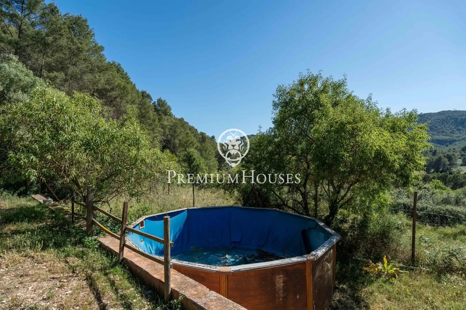 Piscina de Finca rústica en venda en Sant Pere de Ribes amb Calefacció i Jardí privat