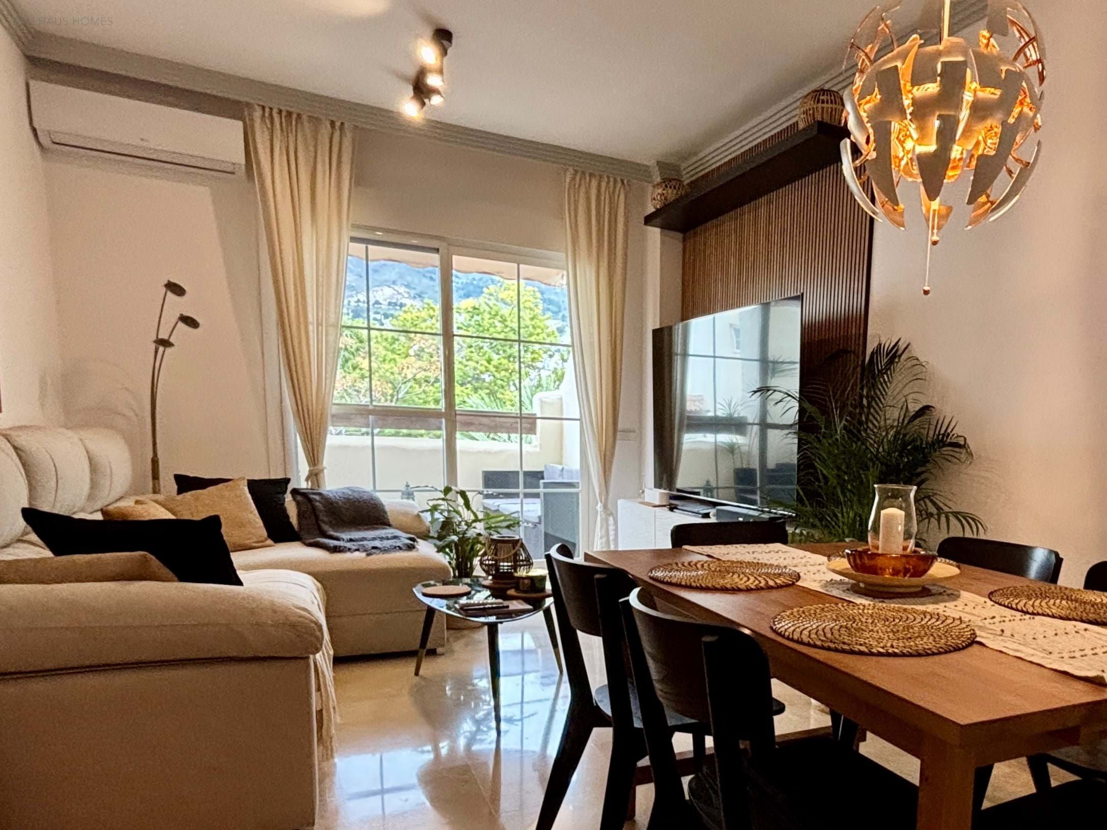 Living room of Flat for sale in Benalmádena