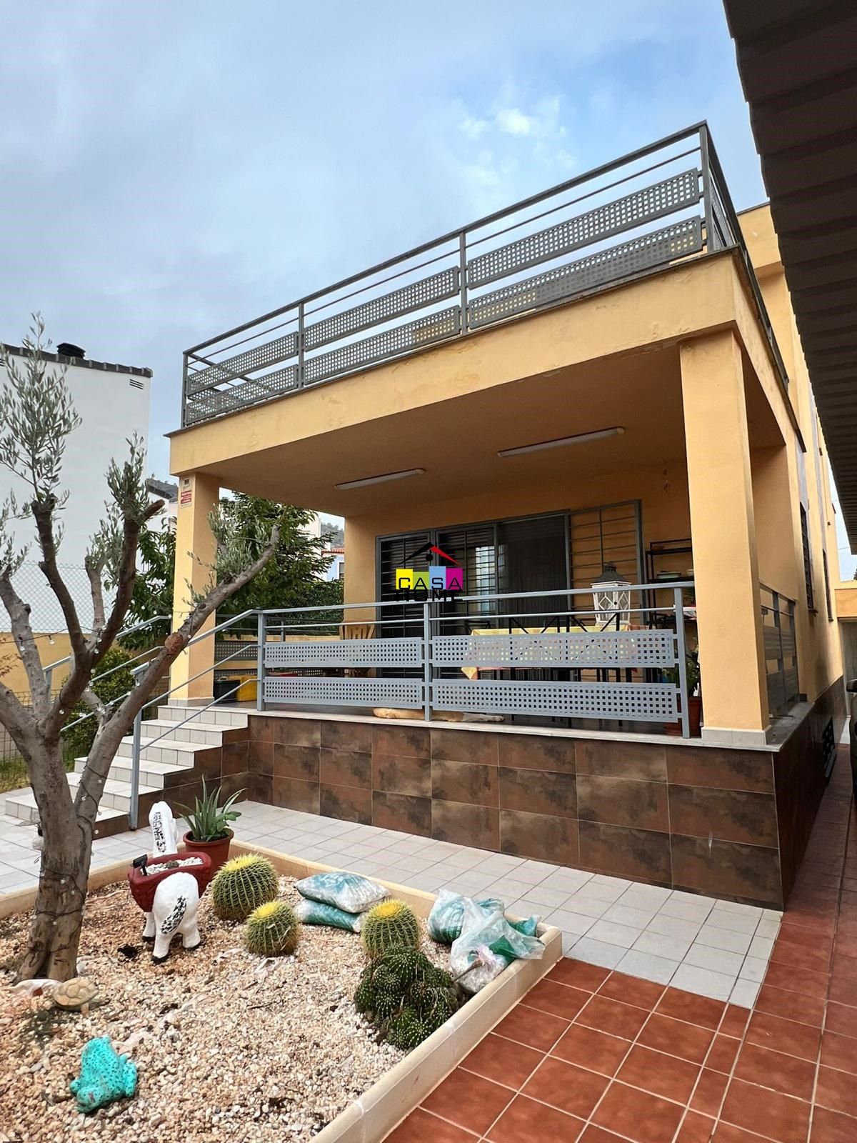 Vista exterior de Casa o xalet en venda en La Pobla de Tornesa amb Aire condicionat, Calefacció i Jardí privat