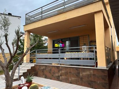 Vista exterior de Casa o xalet en venda en La Pobla de Tornesa amb Aire condicionat, Terrassa i Piscina