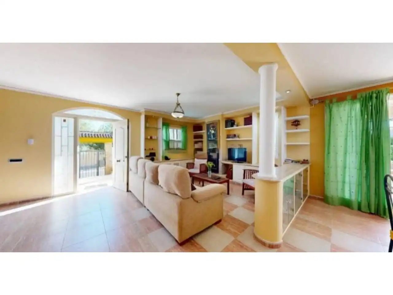 Sala d'estar de Casa o xalet en venda en Benicasim / Benicàssim amb Aire condicionat, Calefacció i Jardí privat