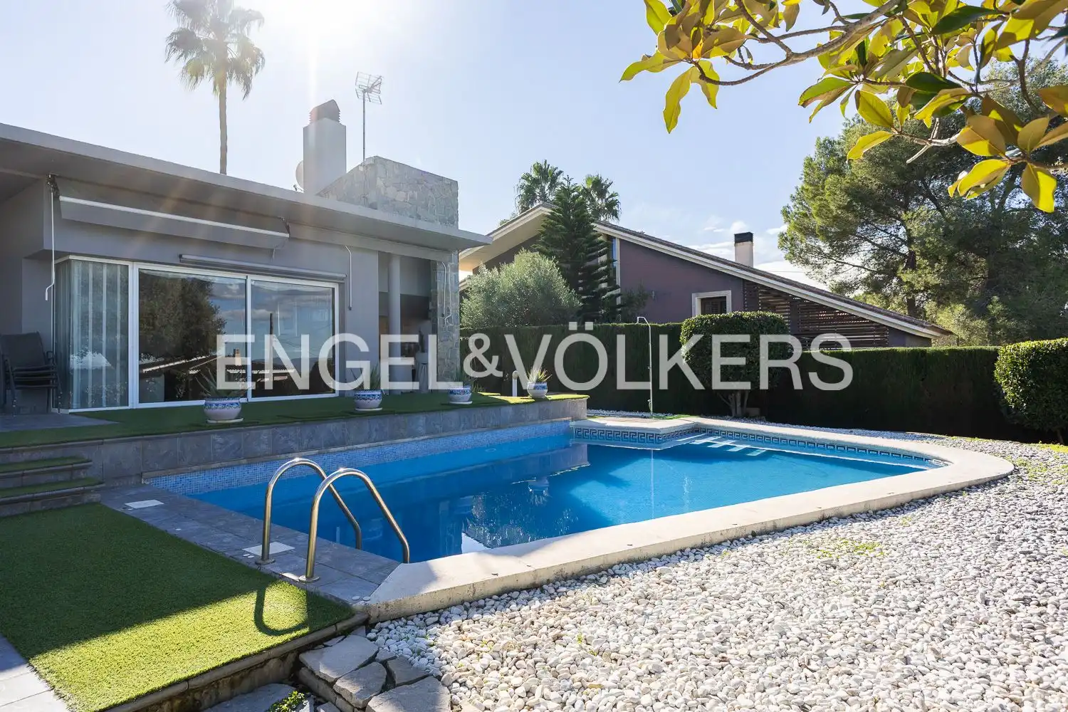 Swimming pool of Houses for sale in Carcaixent  with Air Conditioner, Heating and Private garden