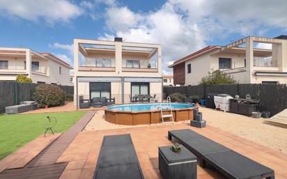 Swimming pool of House or chalet for sale in Sant Julià de Ramis  with Air Conditioner, Heating and Private garden