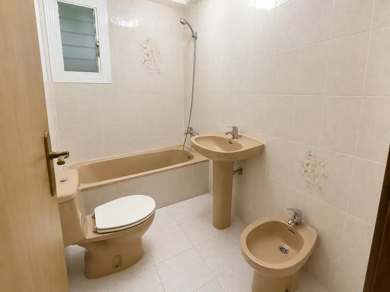 Baño de Piso en venta en L'Hospitalet de Llobregat con Balcón