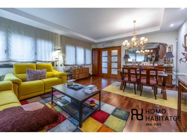 Casa-chalet en Venta en Calle PEP VENTURA en Centre