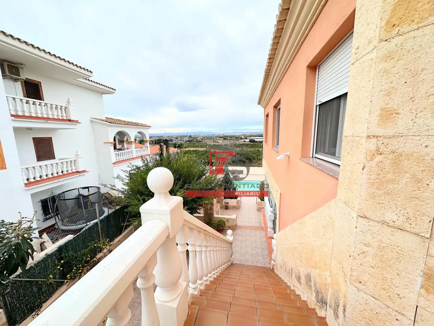 Vista exterior de Casa o xalet en venda en Cullera amb Jardí privat, Terrassa i Traster