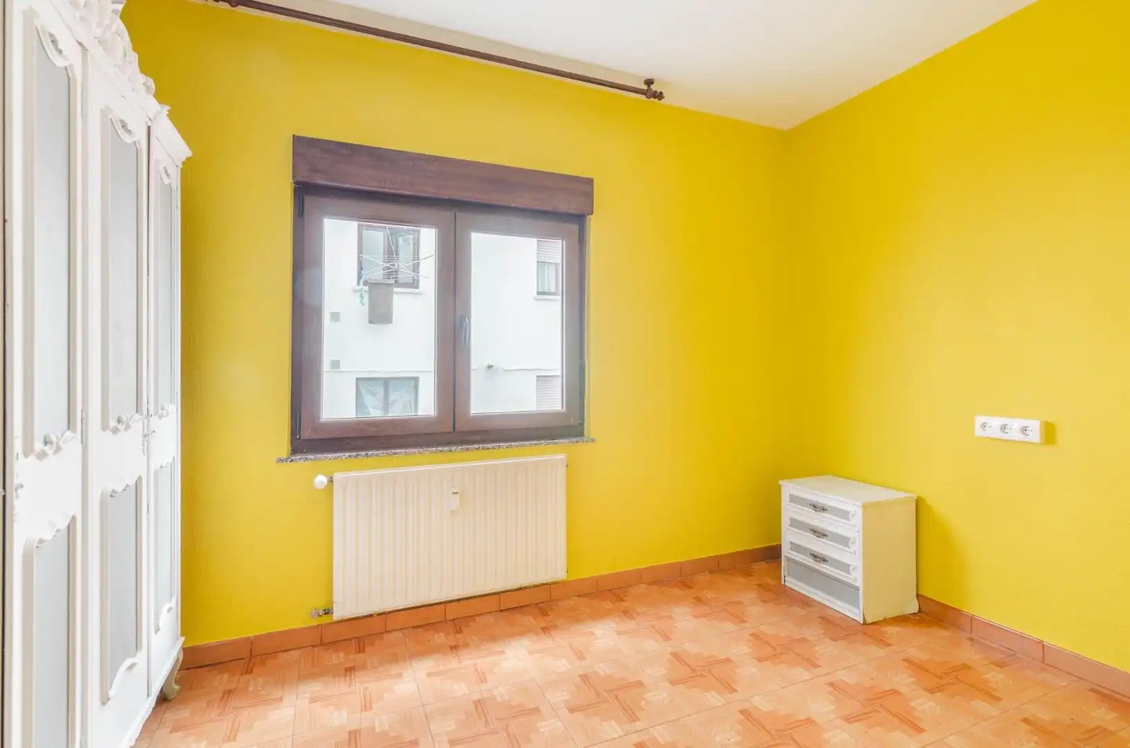 Habitación de Piso en venta en Oviedo  con Calefacción y Trastero