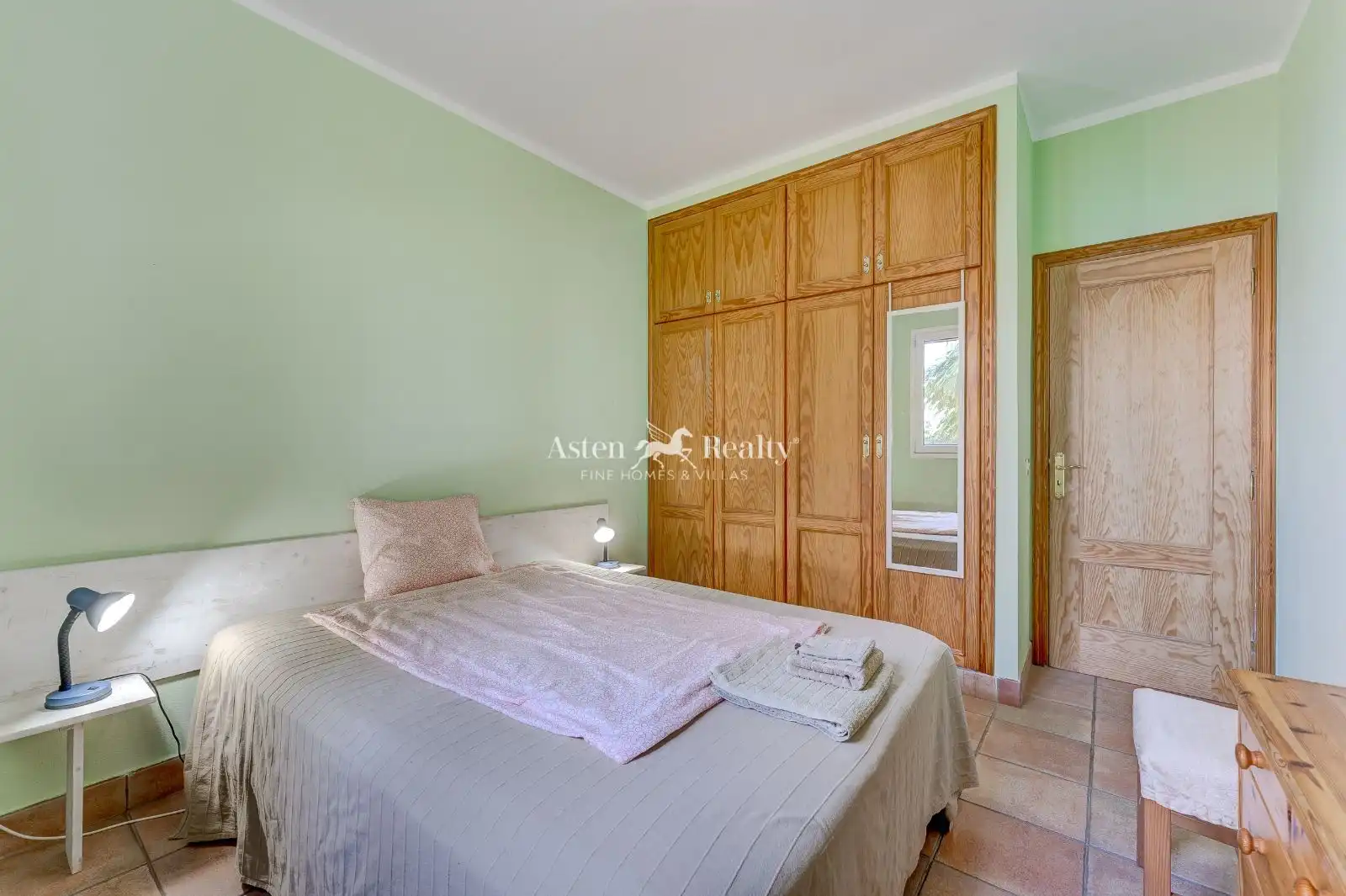 Schlafzimmer von Haus oder Chalet zum Verkauf in Guía de Isora mit Terrasse, Schwimmbad und Möbliert
