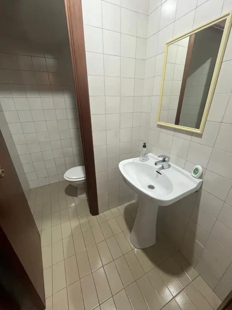 Badezimmer von Geschaftsraum zum Verkauf in Castellón de la Plana / Castelló de la Plana mit Klimaanlage