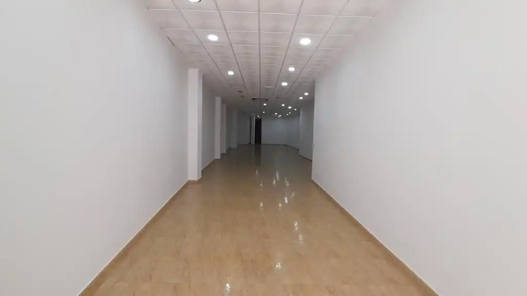 Local comercial de lloguer a La Roda, imagen 3