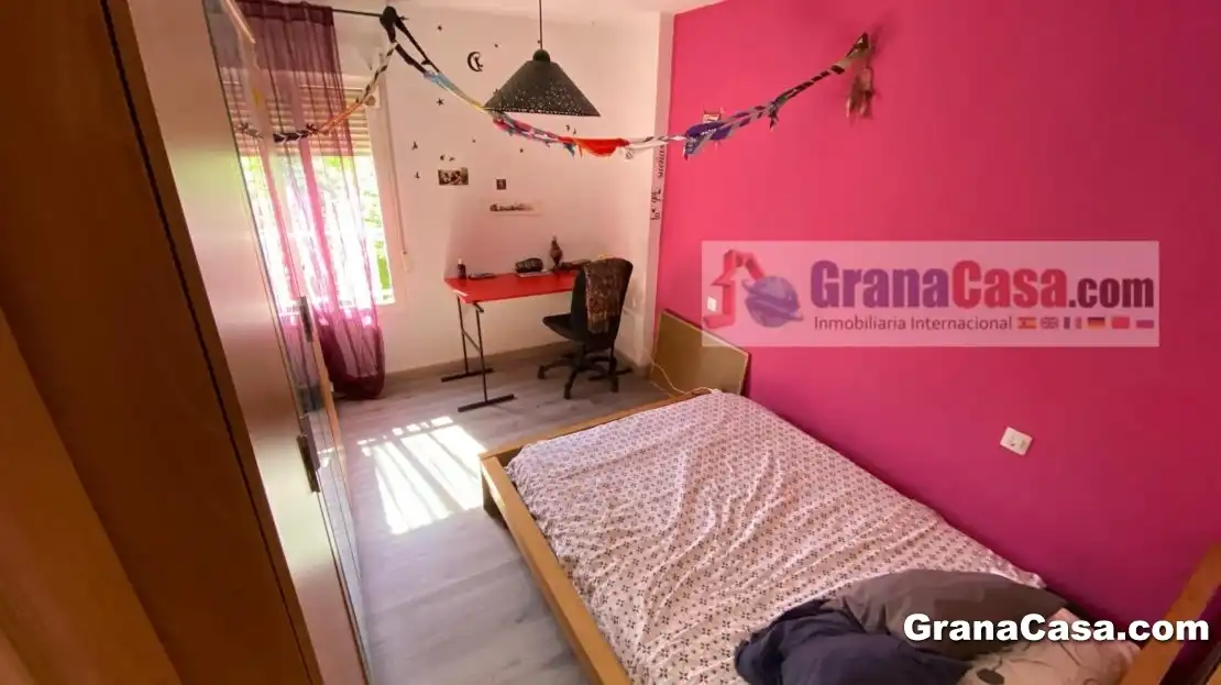 Bedroom of Flat for rent in Granada  with Air Conditioner, Heating and Terrace