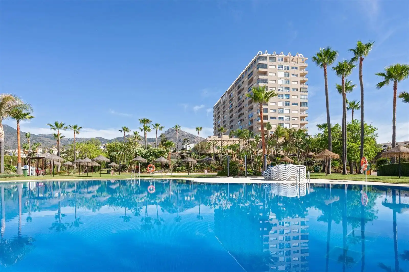 Swimming pool of Flat for sale in Benalmádena  with Air Conditioner, Heating and Swimming Pool